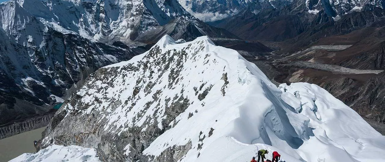 19 Days Island Peak Climbing with Everest Base Camp