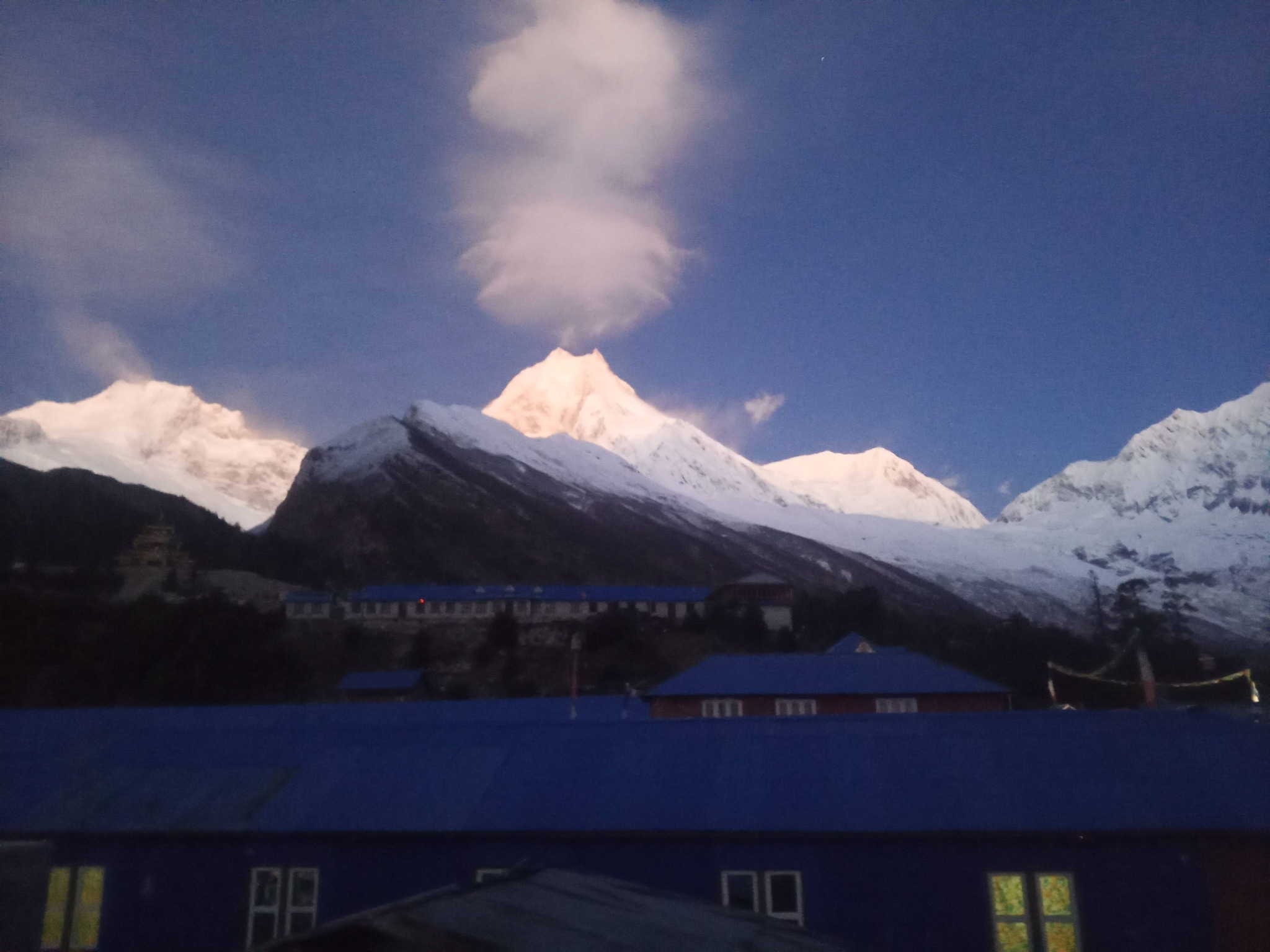 Amazing 12-Day Manaslu Circuit Trek